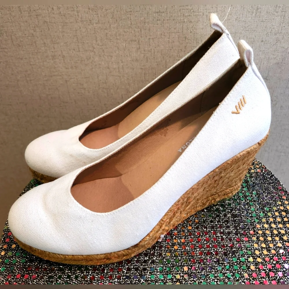 Viscata Barcelona white and tan Espadrille Wedges Size 39(9) EUC - Picture 2 of 11